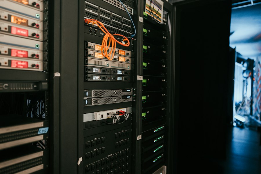 ארון שרתים בחוות שרתים – שרתי VPS